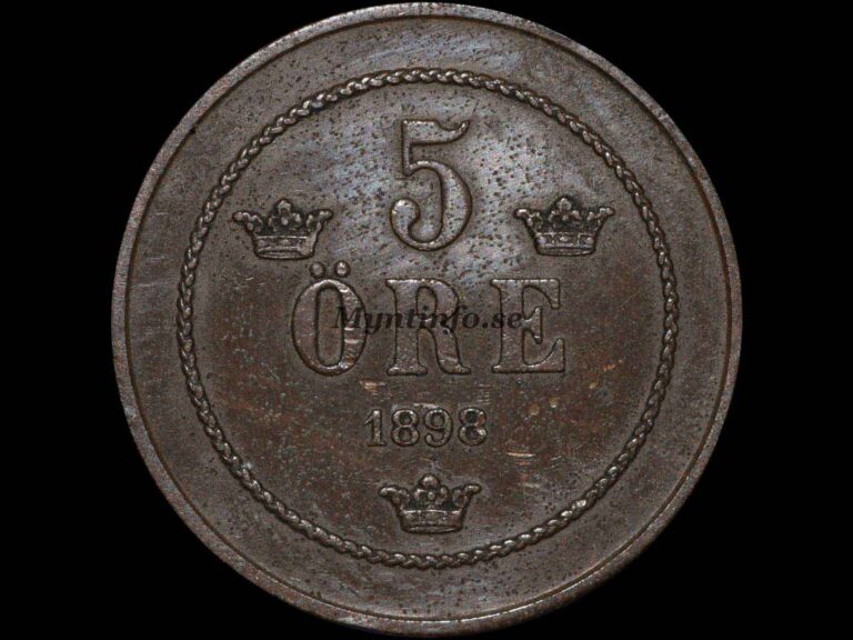 Svensk 5-öring 1898 med varianten "5-8 linjer & monogrammet når ej kanten", baksida med valören "5" och "ÖRE", tre små kronor i triangelform, årtalet under "ÖRE", bild från Myntinfo.se.