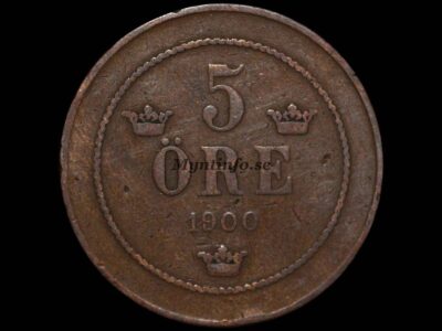 Svensk 5-öring 1900, baksida med valören "5" och "ÖRE", tre små kronor i triangelform, årtalet under "ÖRE", bild från Myntinfo.se.